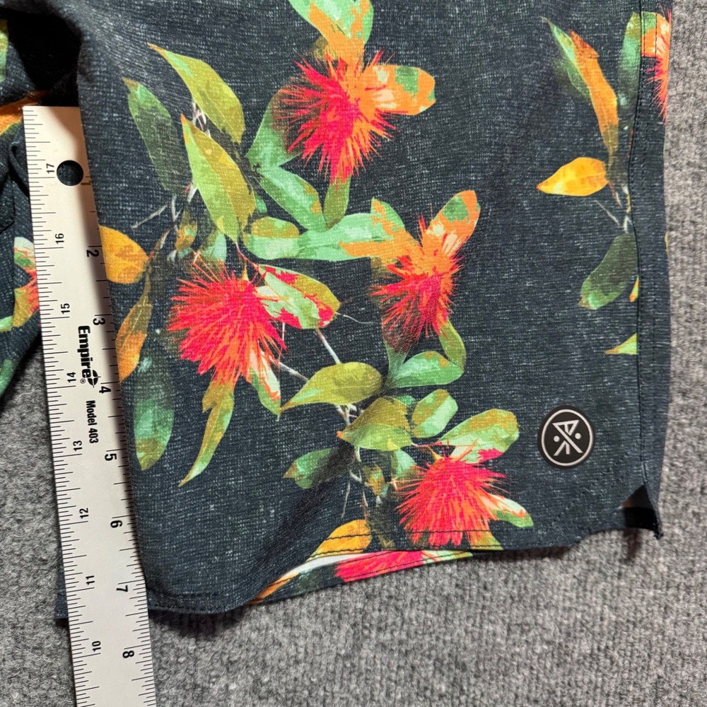 ROARK Passage Size 31 Boardshorts Men's Floral Hemp Blend Swimsuit Trunks Surfer - Picture 11 of 12